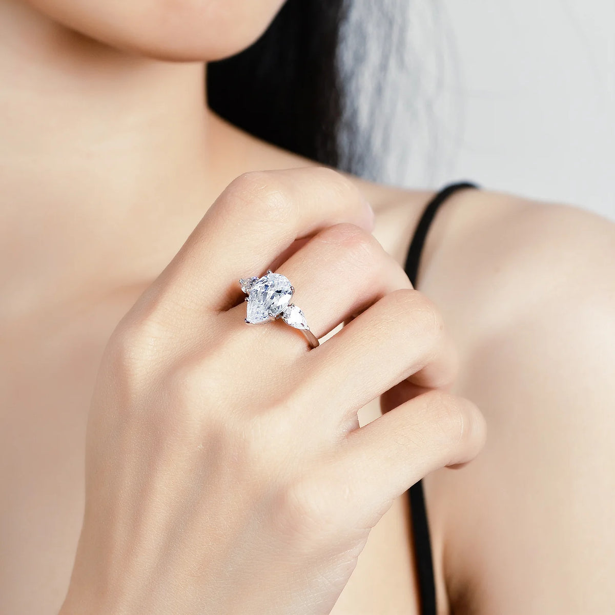 S925 Rhodium Plated Silver 4CT D Color Moissanite Three Stone Teardrop Engagement Ring for Women, Exquisite Jewelry