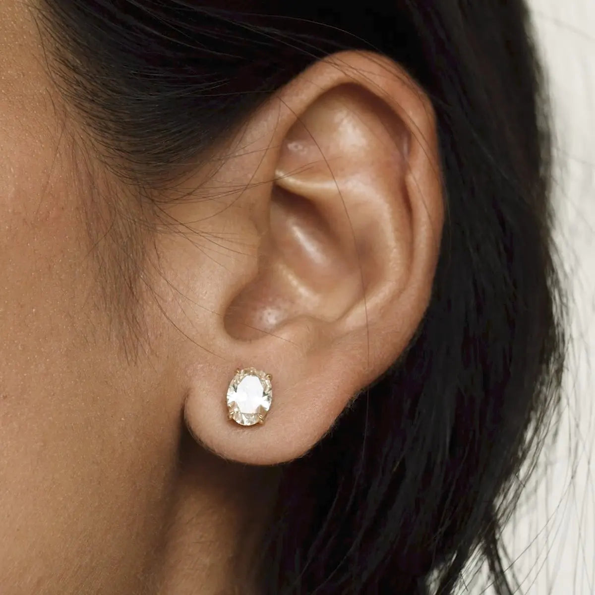 Classic 14K Gold Egg Shaped Moissanite Stud Earrings Oval Natural Zircon Trendy Engagement Ear Stud for Women Wedding Jewelry