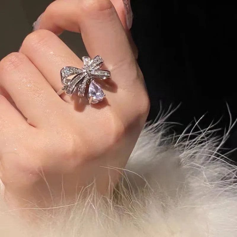 Waterdrop ring for women with adjustable opening. Luxurious yet understated style. Giving a gift to friend