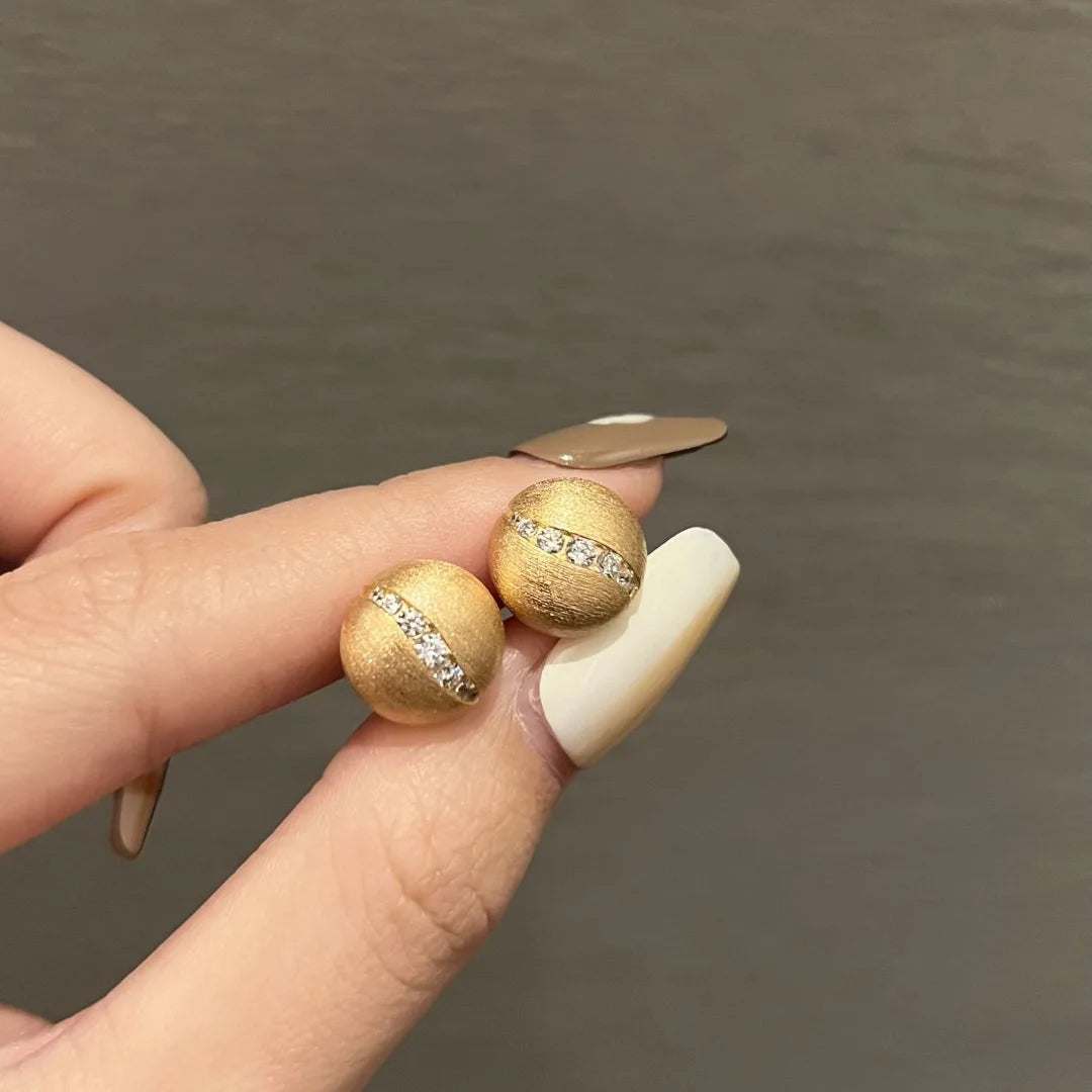 Fashion and luxurious brushed round earrings for women new  in simple diamond studded wave small beans earings stud jewelry