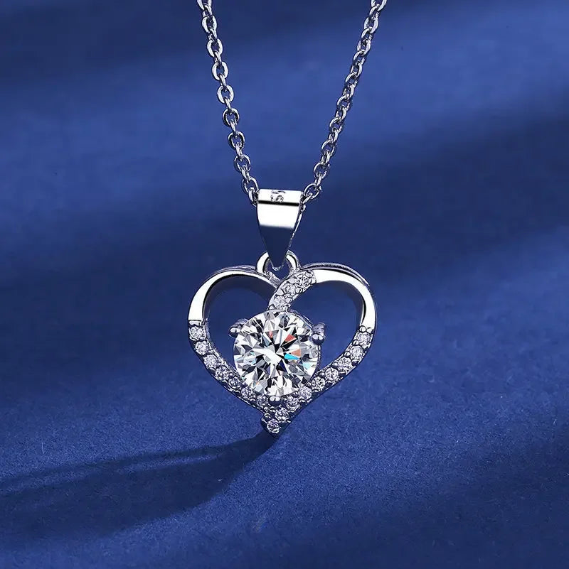 PT950 Heart-Shaped Pendant Necklace for Women, Moissanite Pendant Wholesale