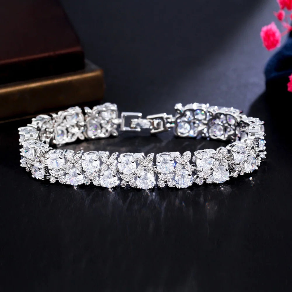 Pera Elegant Leaf and Oval Chain Link Silver Color Red Green Cubic Zirconia Bracelets for Women Fashion Jewelry Accessories B084